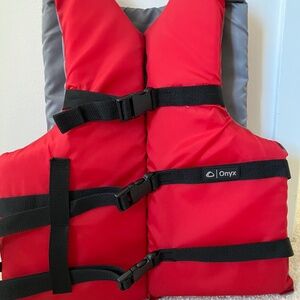 Onyx Adult Universal Fit Lifejacket